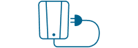 Einfache blaue Linienzeichnung eines elektrischen Steckers, der mit einem rechteckigen Gerät verbunden ist, das möglicherweise einen Netzadapter oder das Aufladen eines Geräts darstellt.